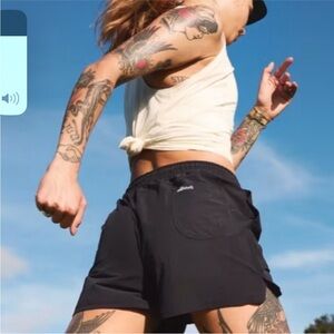 AllBirds Women's merino wool blend  Natural Run Short